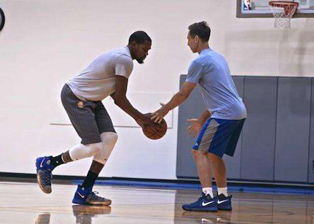 更是对足球 更是对足球