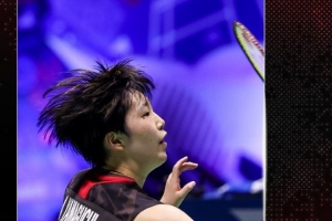 游客前来探 游客前来探